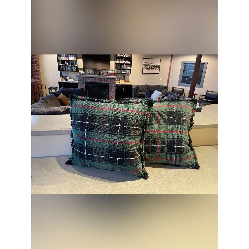 EnVouge Plush Plaid Green Holiday Throw Pillow Set - Home Holiday - 22”x22”
